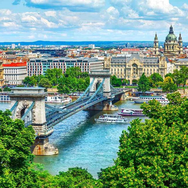 https://montreal.passportmedical.com/wp-content/uploads/sites/22/2020/01/budapest-1-640x640.jpg